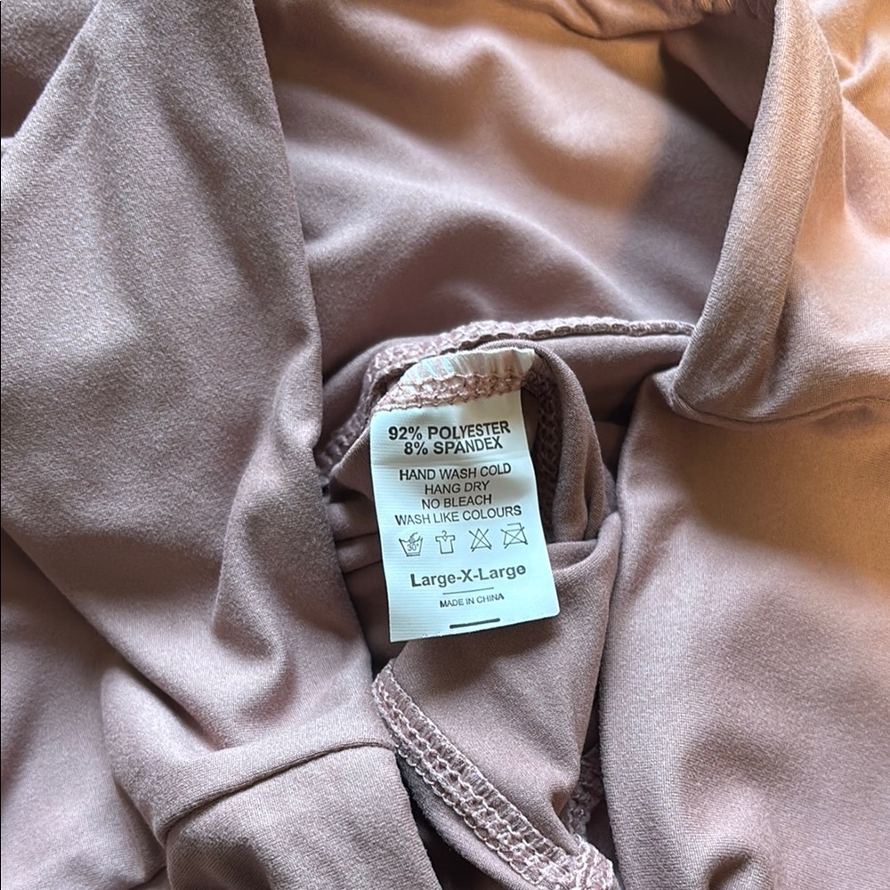 Blush High-Waisted Leggings L / XL - Picture 5 of 5